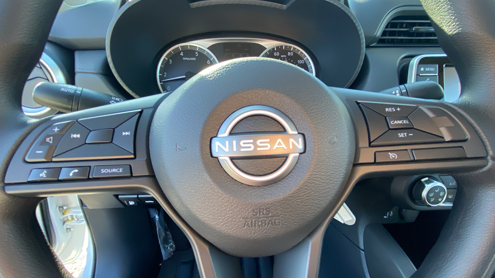 2025 Nissan Versa 1.6 S 13