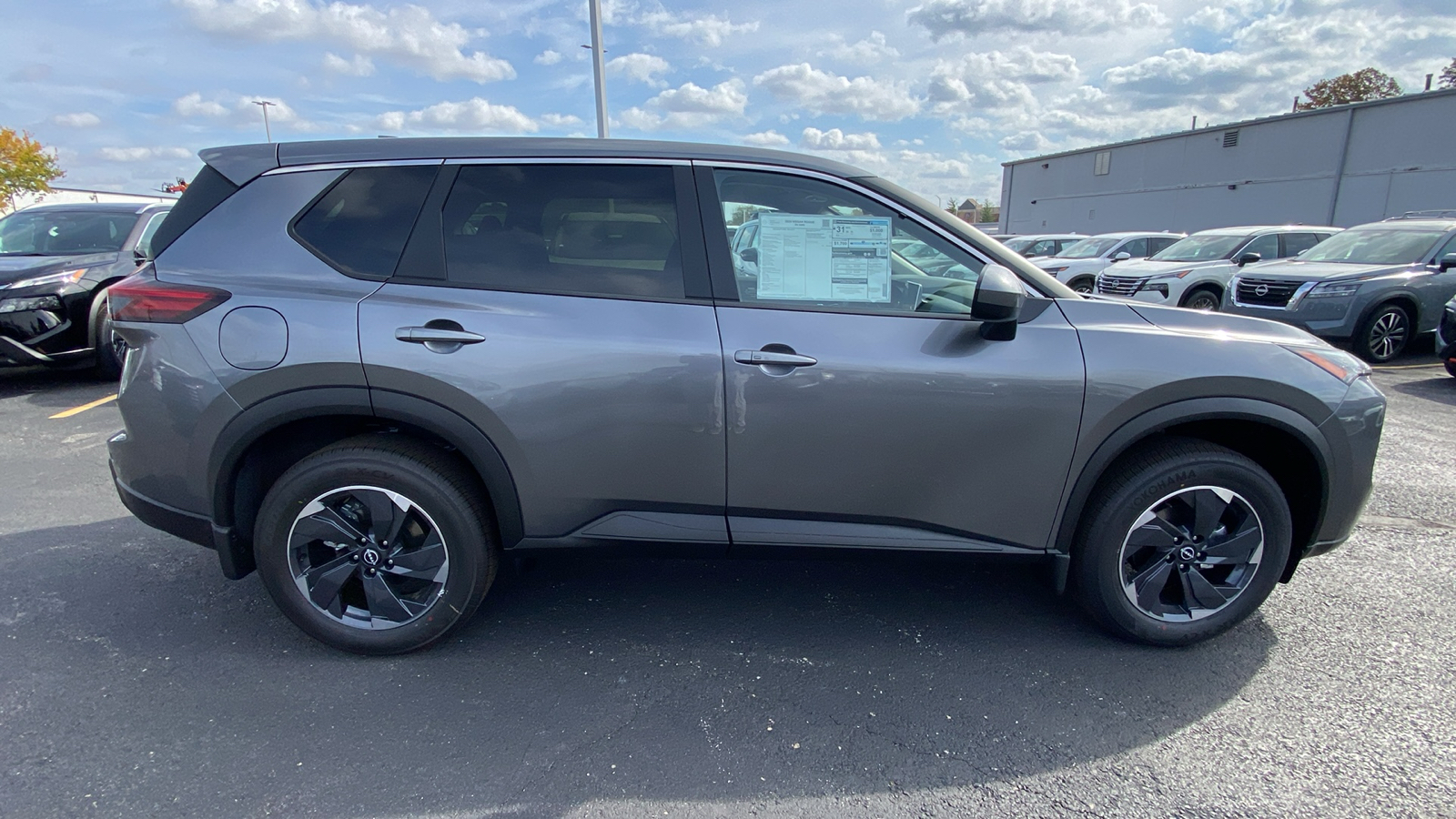 2025 Nissan Rogue SV 4