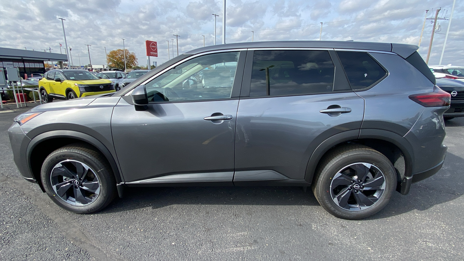 2025 Nissan Rogue SV 8