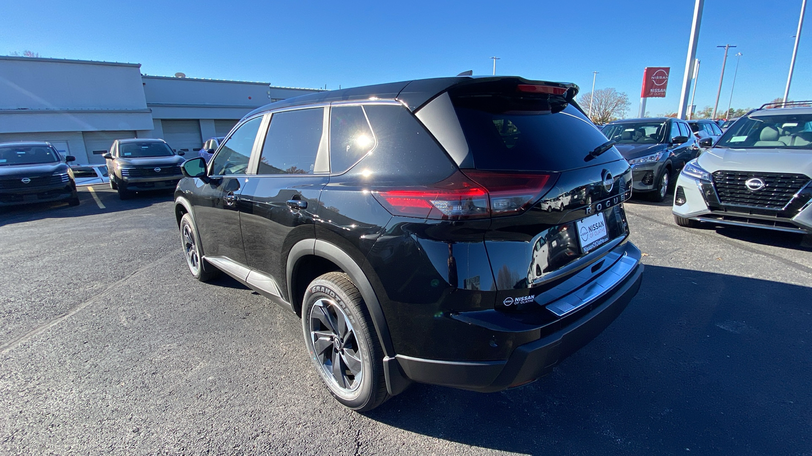 2025 Nissan Rogue SV 7