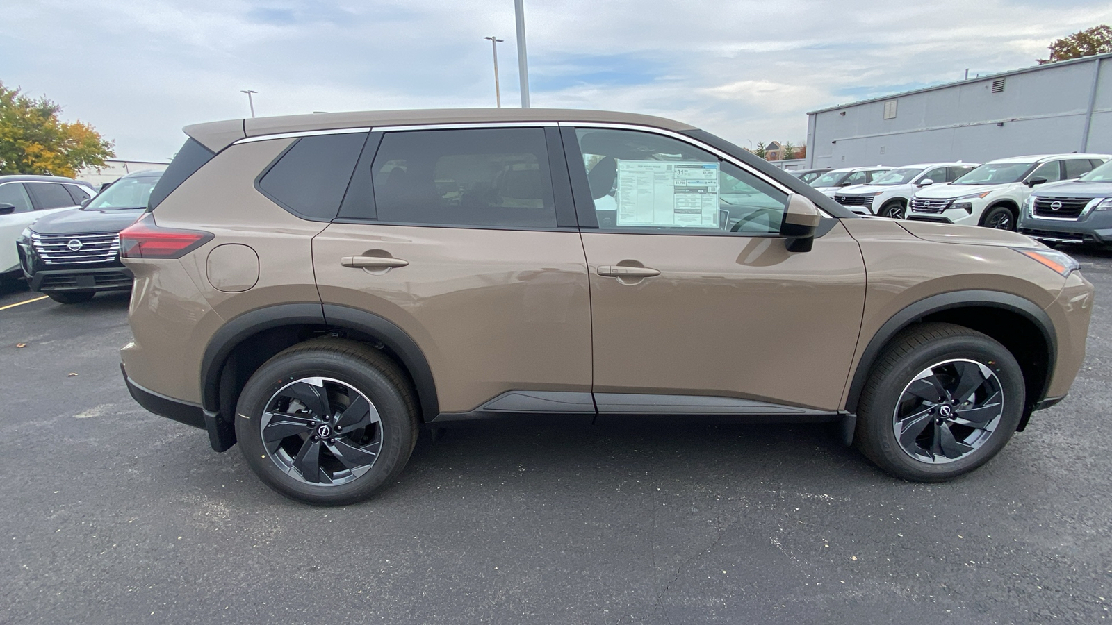 2025 Nissan Rogue SV 4