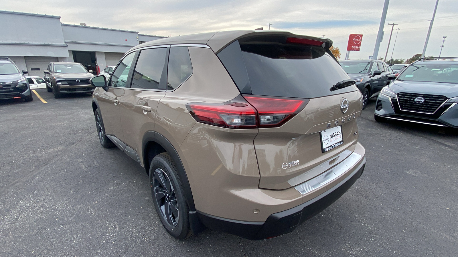 2025 Nissan Rogue SV 7