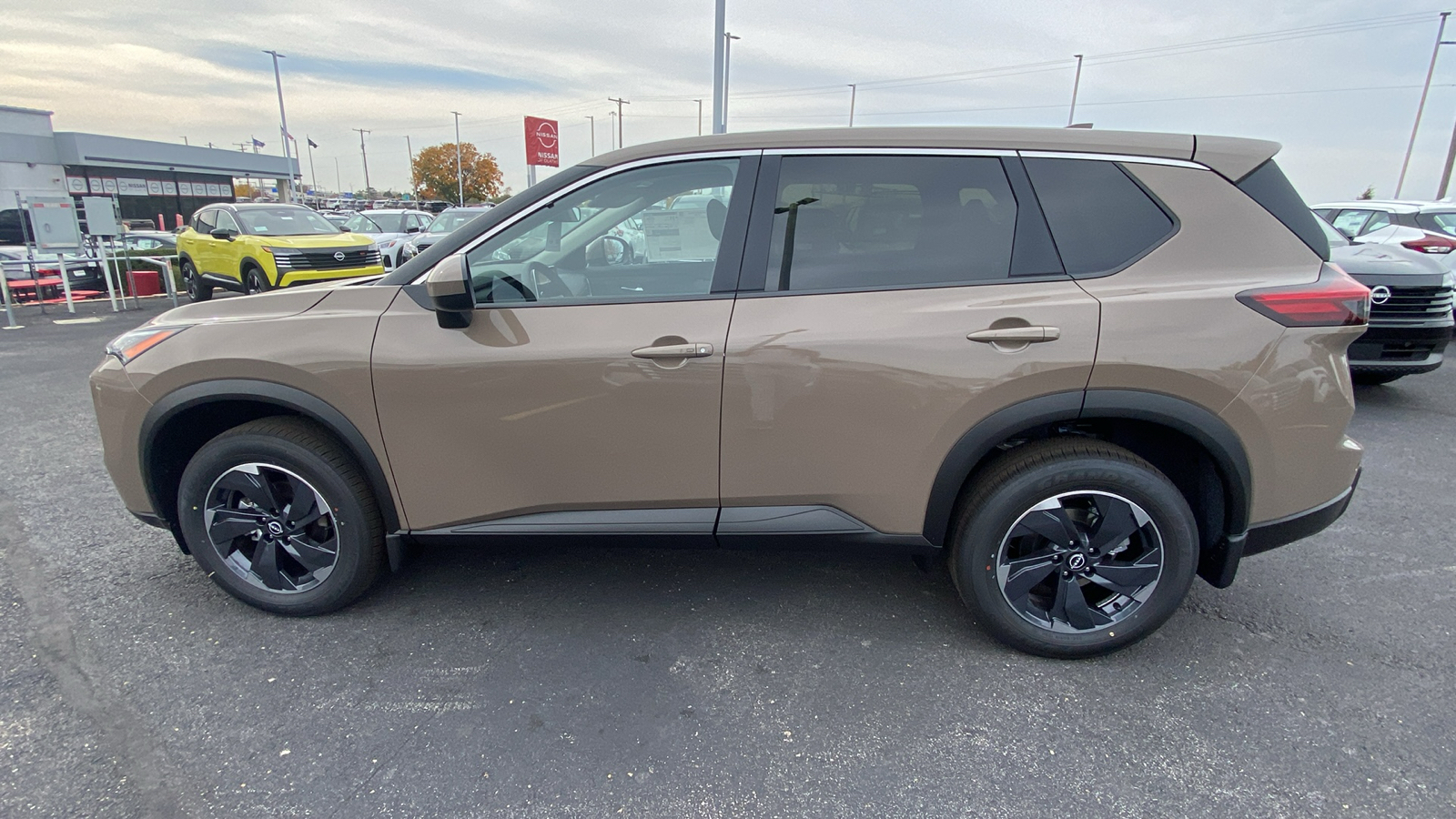 2025 Nissan Rogue SV 8