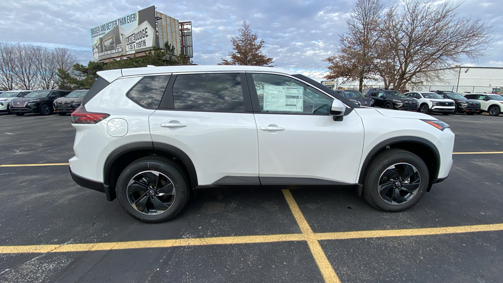 2025 Nissan Rogue SV 4