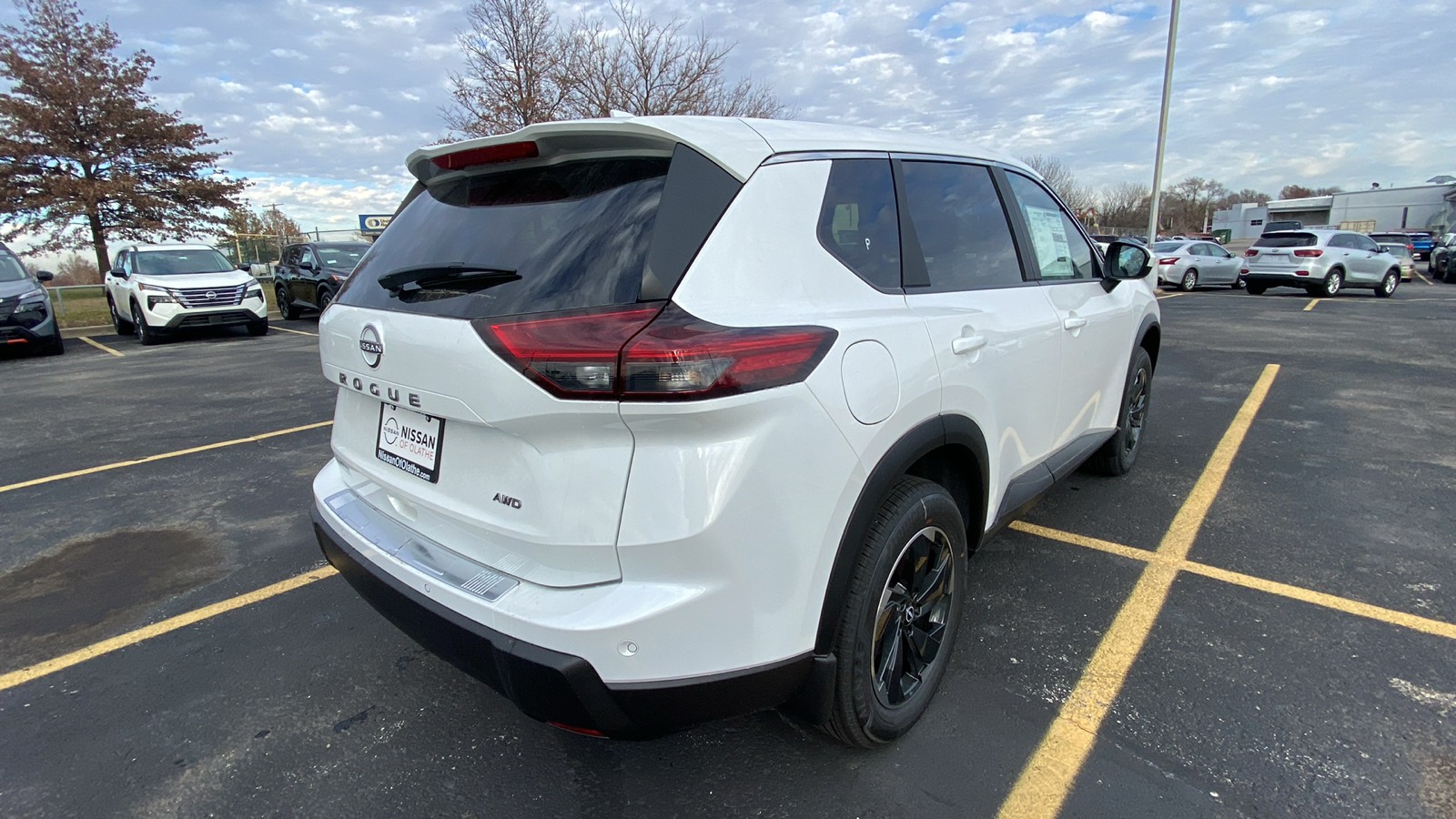 2025 Nissan Rogue SV 5