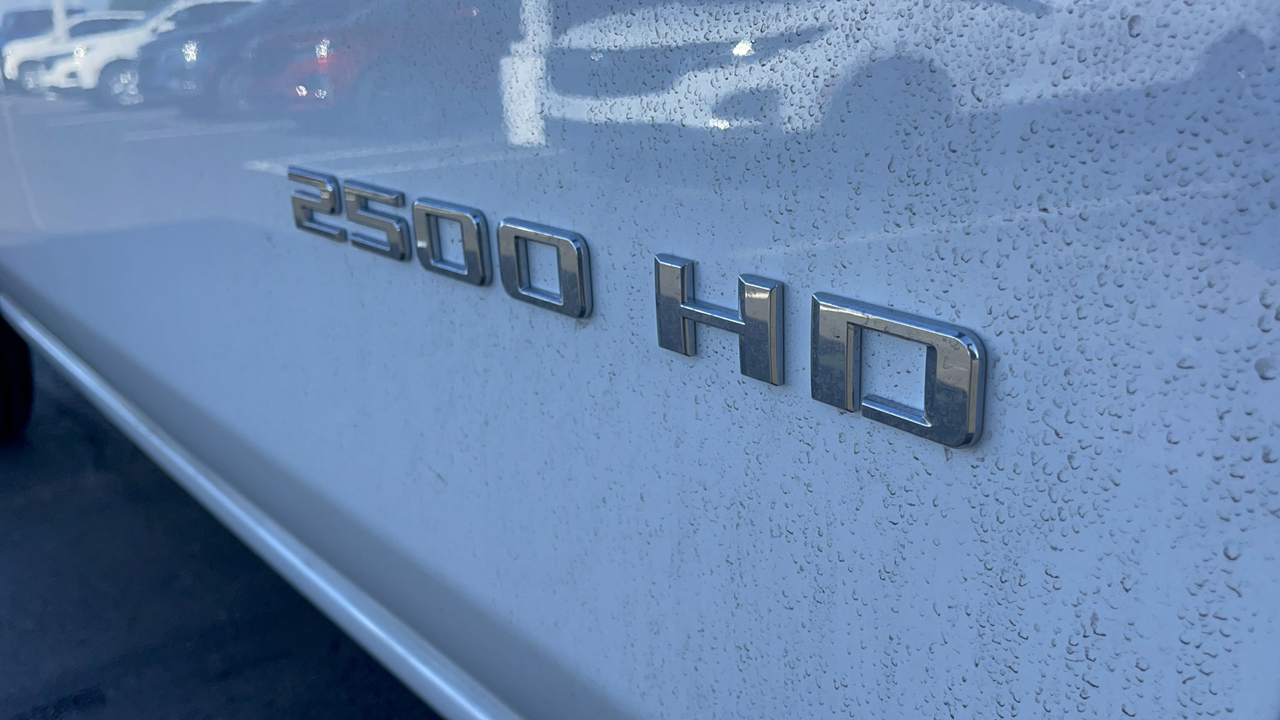 2024 Chevrolet Silverado 2500  8