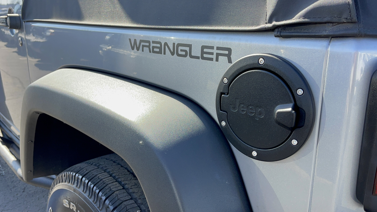 2013 Jeep Wrangler Sport 10