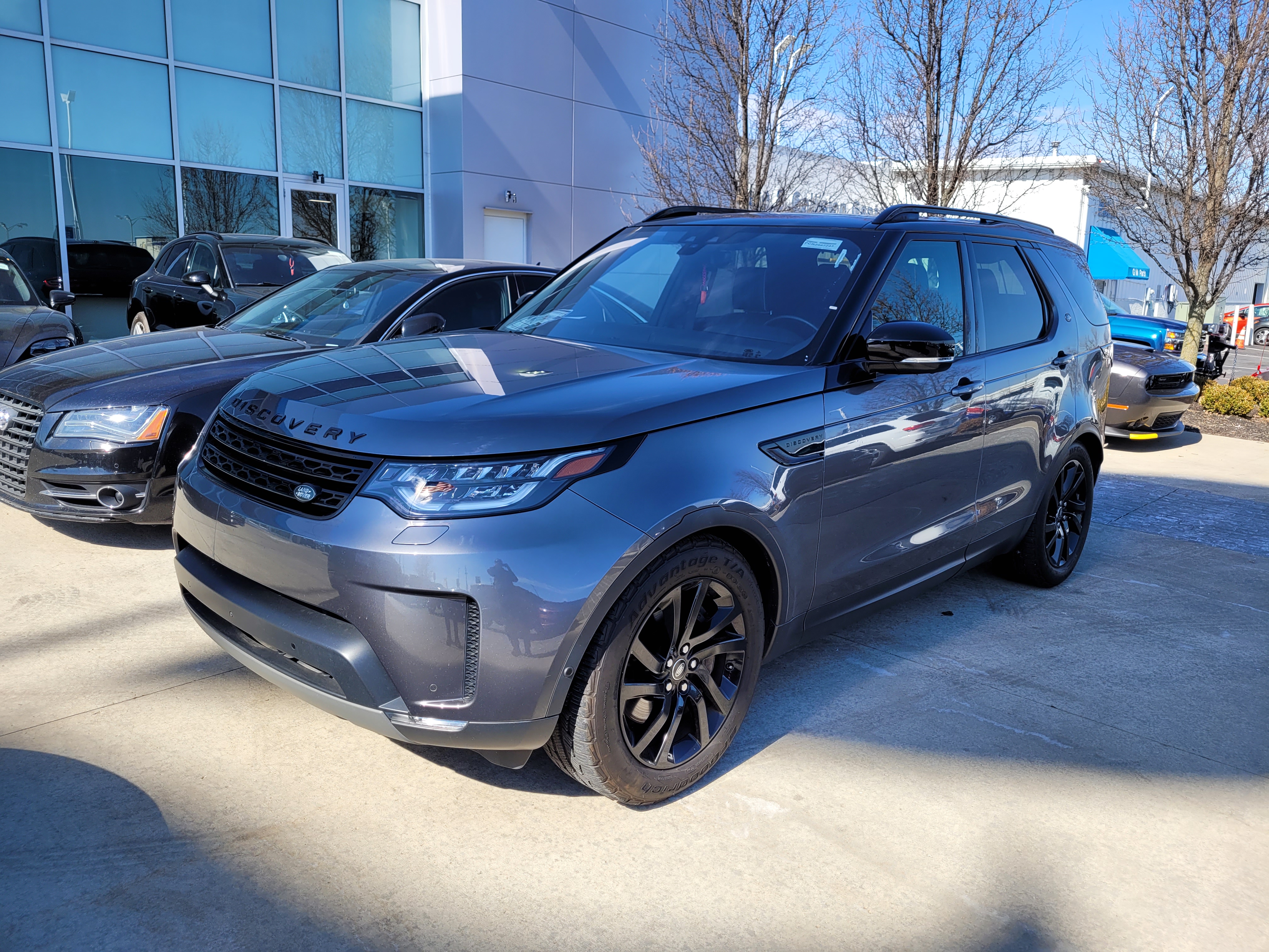2019 Land Rover Discovery HSE Luxury 2