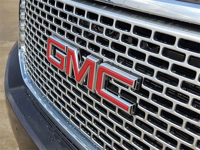 2016 GMC Yukon XL Denali 32