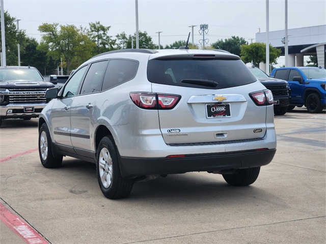 2017 Chevrolet Traverse LS 5