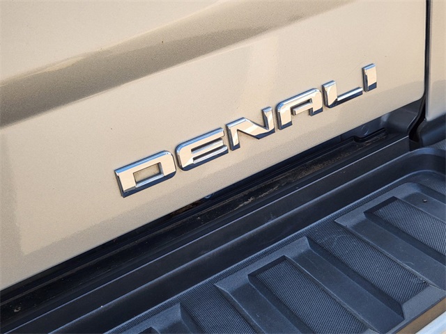 2018 GMC Sierra 2500HD Denali 11