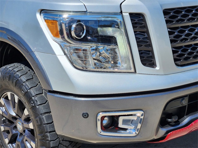 2018 Nissan Titan PRO-4X 8