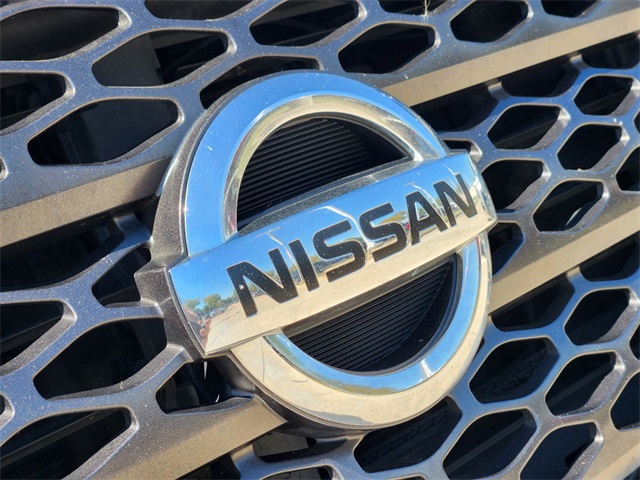 2018 Nissan Titan PRO-4X 11