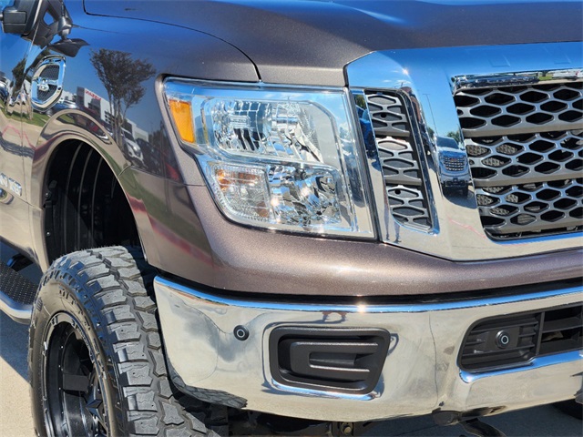 2018 Nissan Titan XD SV 8