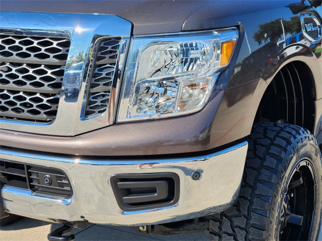 2018 Nissan Titan XD SV 9