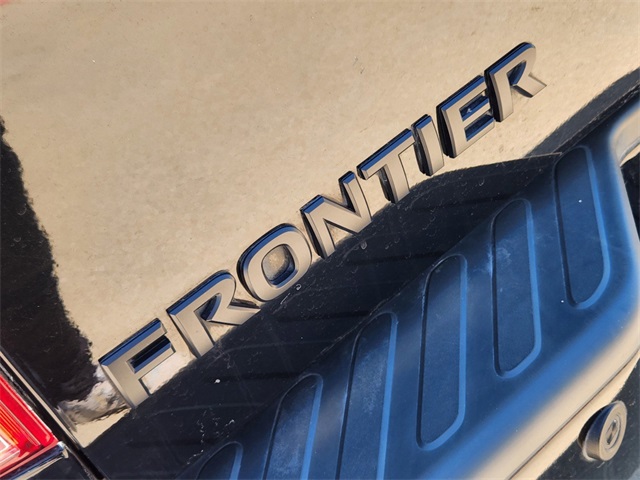 2019 Nissan Frontier SV 10
