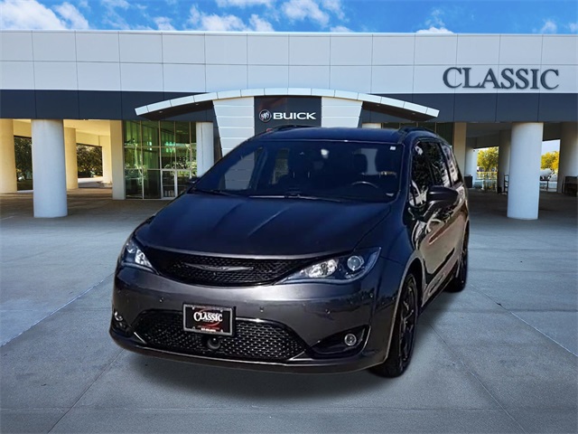 2019 Chrysler Pacifica Touring L 3