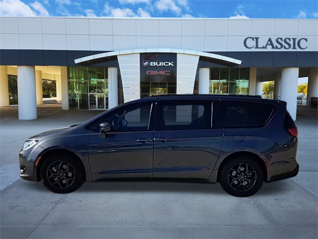 2019 Chrysler Pacifica Touring L 5