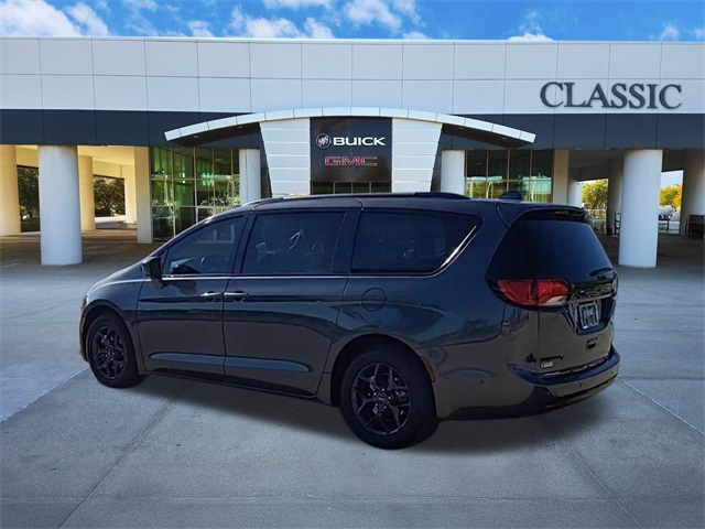 2019 Chrysler Pacifica Touring L 6