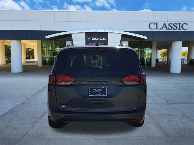 2019 Chrysler Pacifica Touring L 7