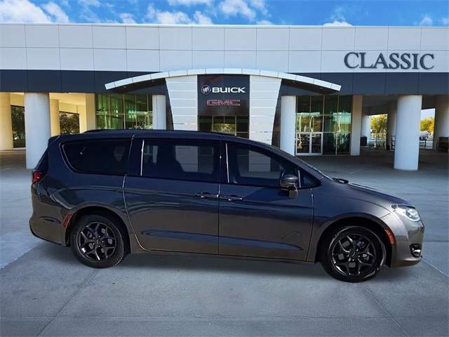 2019 Chrysler Pacifica Touring L 9