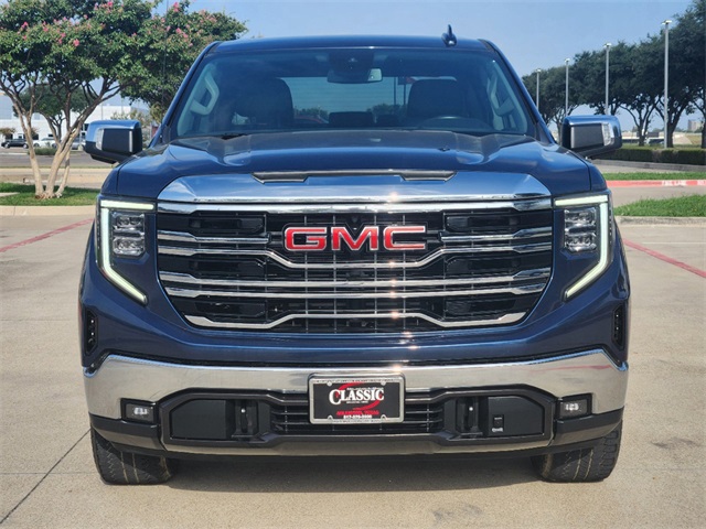 2022 GMC Sierra 1500 SLT 2