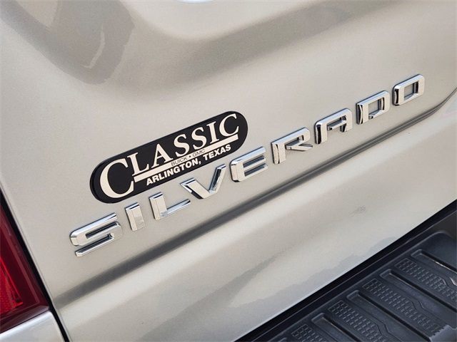 2022 Chevrolet Silverado 1500 Custom 10