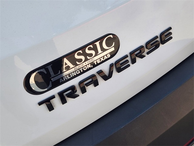 2022 Chevrolet Traverse LS 11