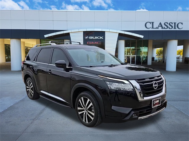 2023 Nissan Pathfinder Platinum 2