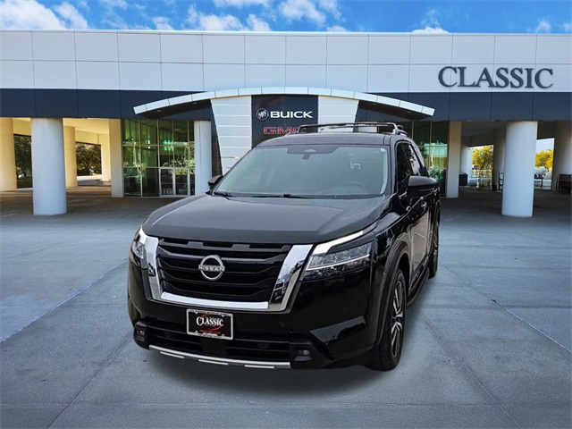 2023 Nissan Pathfinder Platinum 3