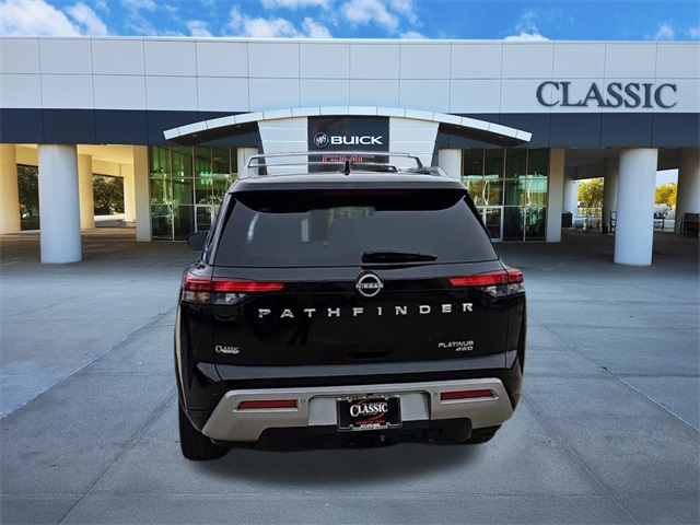 2023 Nissan Pathfinder Platinum 7