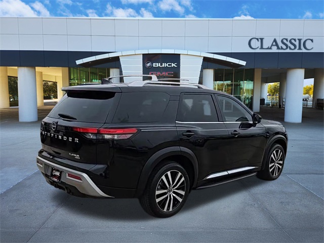 2023 Nissan Pathfinder Platinum 8