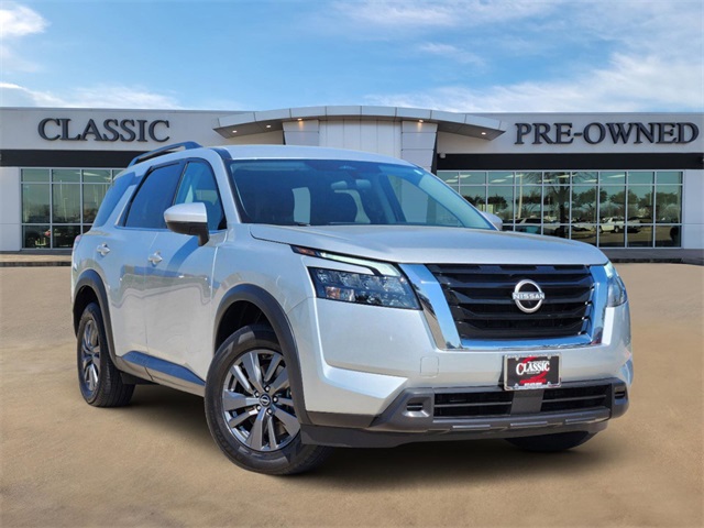 2023 Nissan Pathfinder SV 1