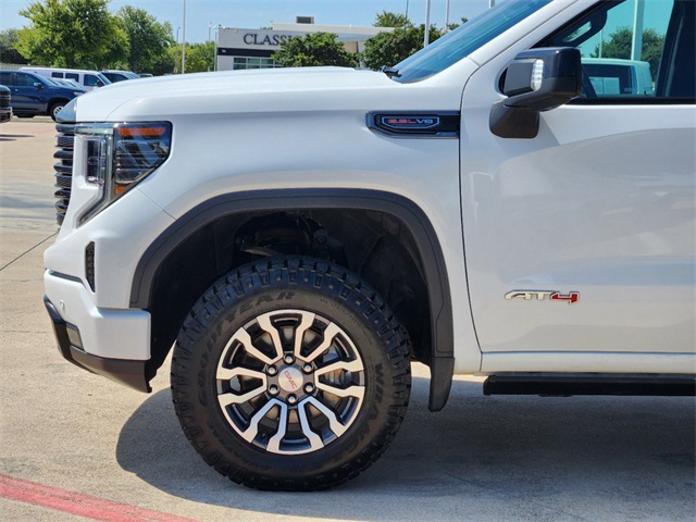 2023 GMC Sierra 1500 AT4 13