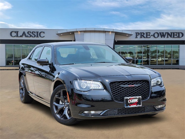 2023 Chrysler 300 S 1