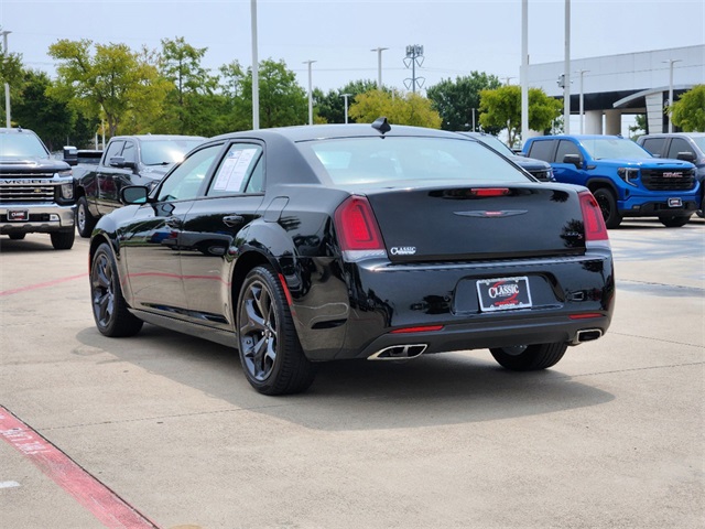 2023 Chrysler 300 S 5