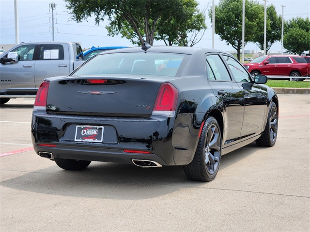 2023 Chrysler 300 S 7