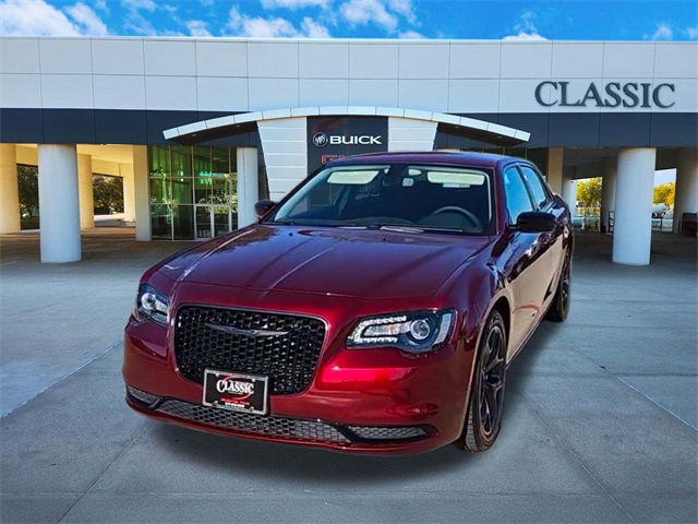 2023 Chrysler 300 Touring 3