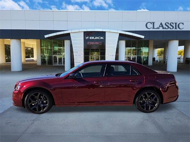 2023 Chrysler 300 Touring 5