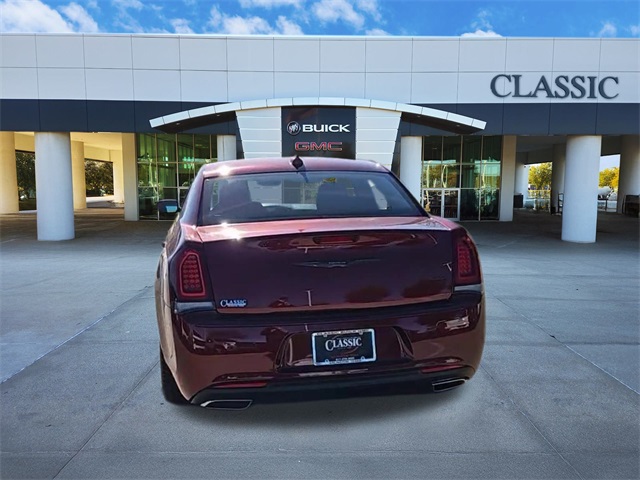 2023 Chrysler 300 Touring 7