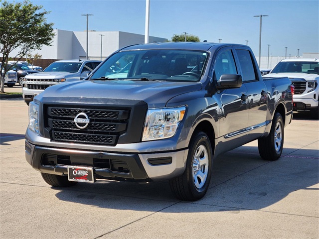 2023 Nissan Titan S 3