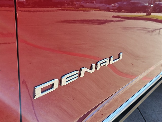 2023 GMC Yukon XL Denali 32