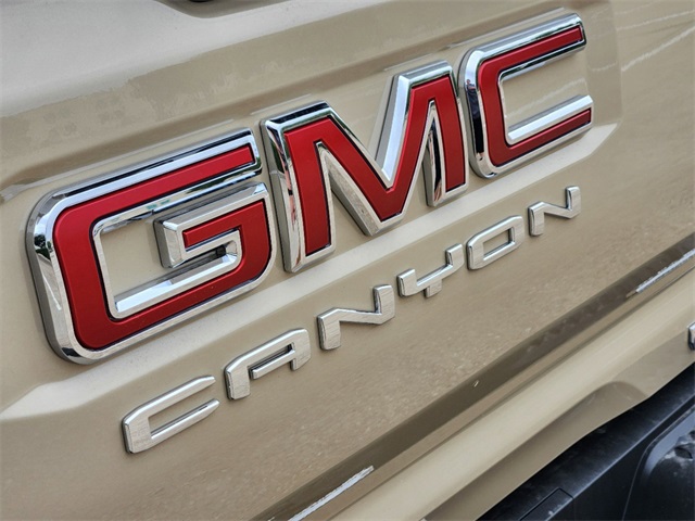 2024 GMC Canyon Elevation 6