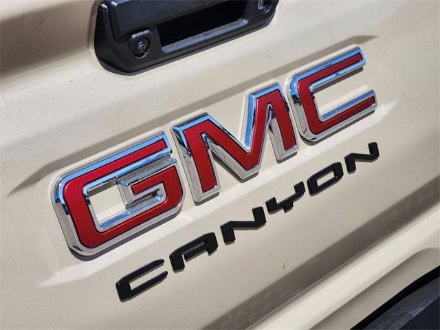 2024 GMC Canyon Elevation 8