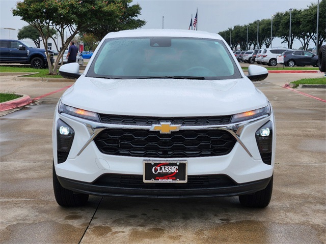 2024 Chevrolet Trax LS 2