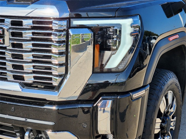 2024 GMC Sierra 2500HD Denali 9