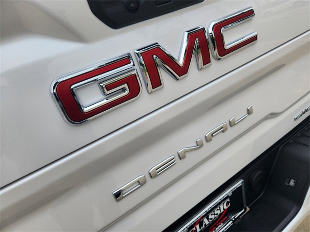 2024 GMC Sierra 2500HD Denali 10