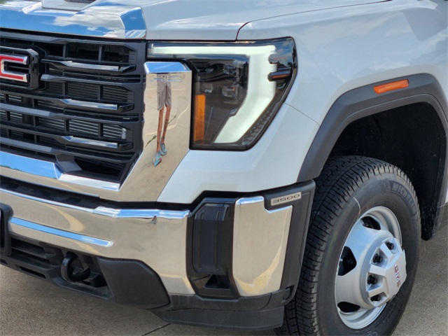 2024 GMC Sierra 3500HD Pro 5