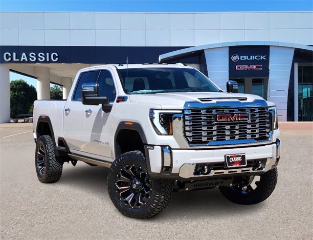 2024 GMC Sierra 2500HD Denali 1