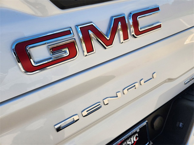 2024 GMC Sierra 2500HD Denali 10